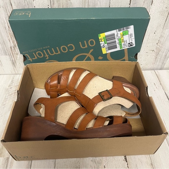 Women's B.O.C. Capri Clogs Tan SIze 11 Medium New - Picture 10 of 10